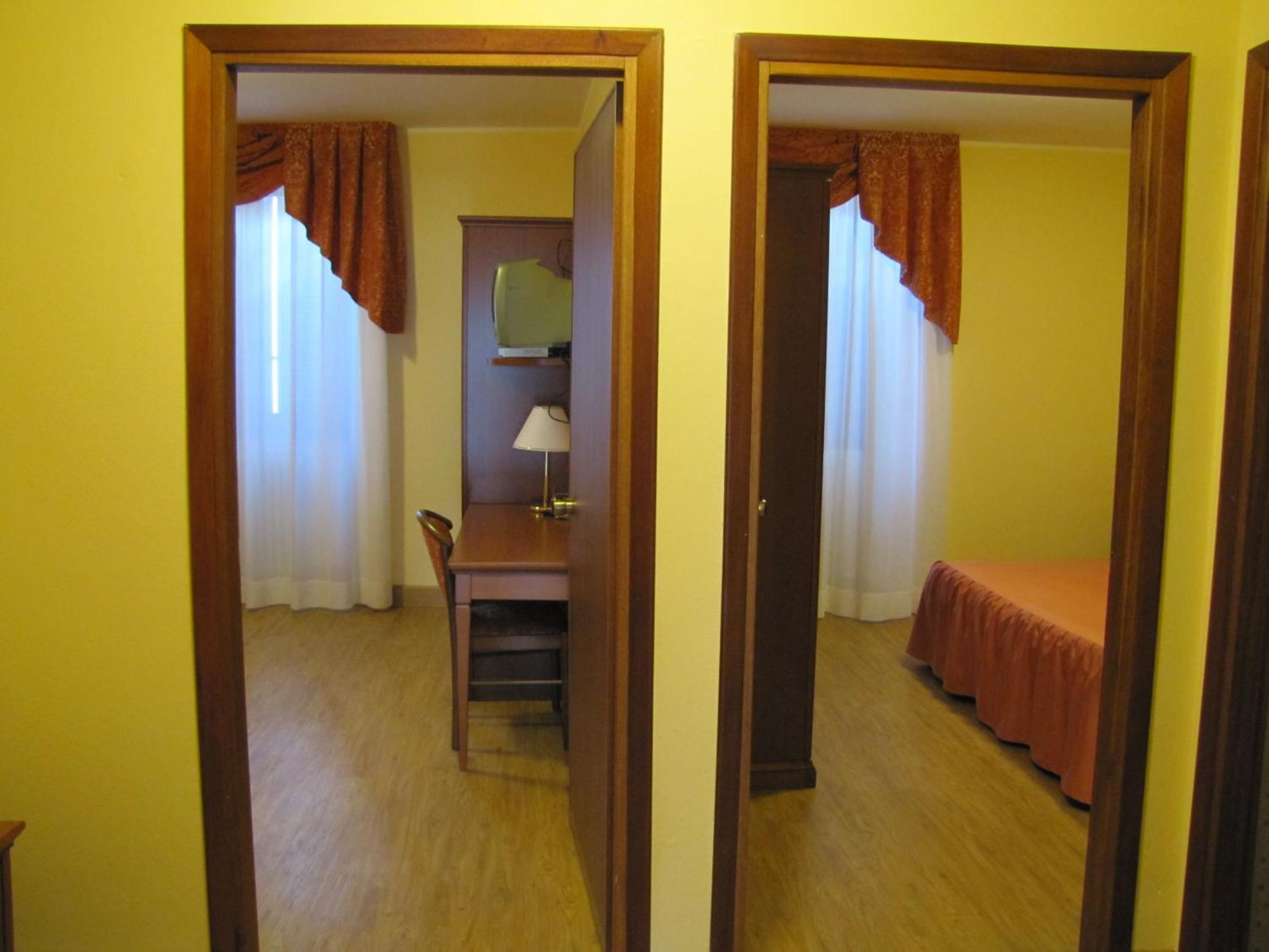 Hotel Ristorante Combolo Teglio Luaran gambar